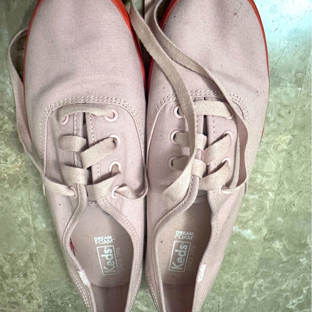 Keds Women’s Size 8.5 in light pink with orange tred - only used once